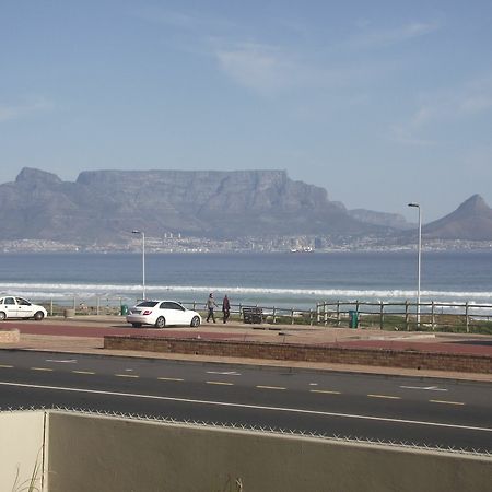 Blouberg Beachfront Accommodation بلوبيرجستراند المظهر الخارجي الصورة