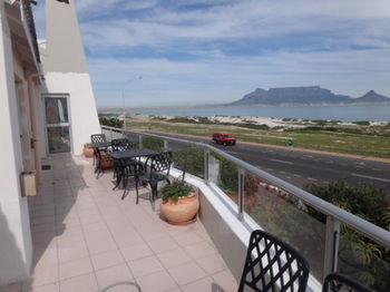 Blouberg Beachfront Accommodation بلوبيرجستراند المظهر الخارجي الصورة