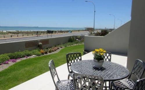 Blouberg Beachfront Accommodation بلوبيرجستراند المظهر الخارجي الصورة