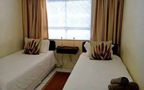 Blouberg Beachfront Accommodation بلوبيرجستراند المظهر الخارجي الصورة